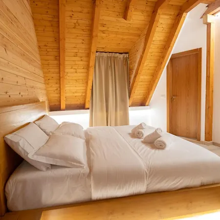 Guest house Bujtina Harusha