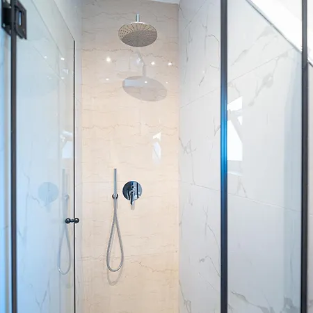 Guest house Bujtina Harusha 3*