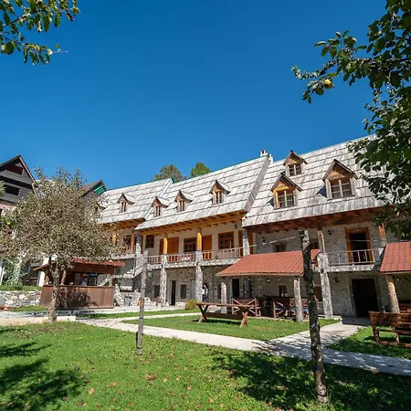 Guest house Bujtina Harusha