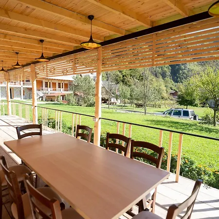 Guest house Bujtina Harusha *