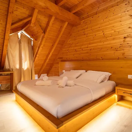 Bujtina Harusha 3*
