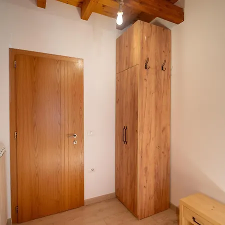 Guest house Bujtina Harusha *