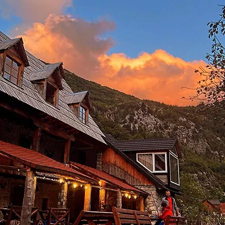 Bujtina Harusha Guest house
